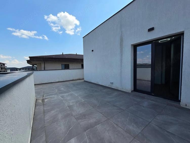 Apartament cu 4 camere decomandat în Dobroești