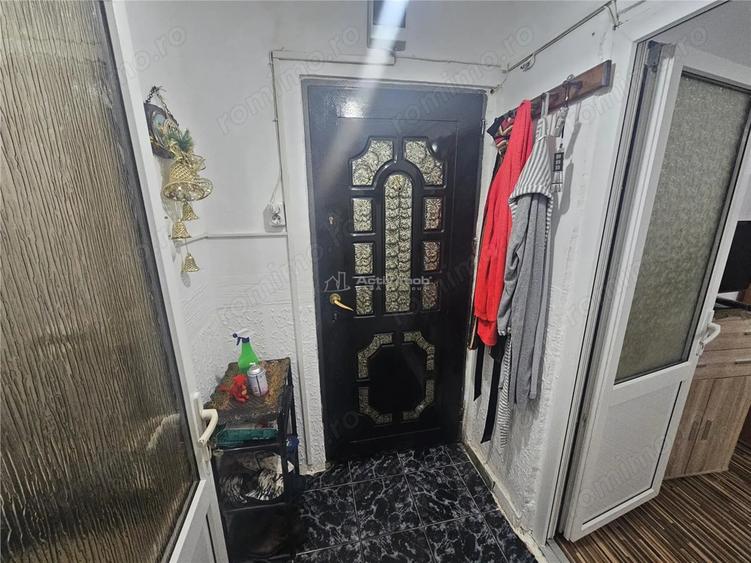 Garsonieră decomandată în Calea Caransebeșului