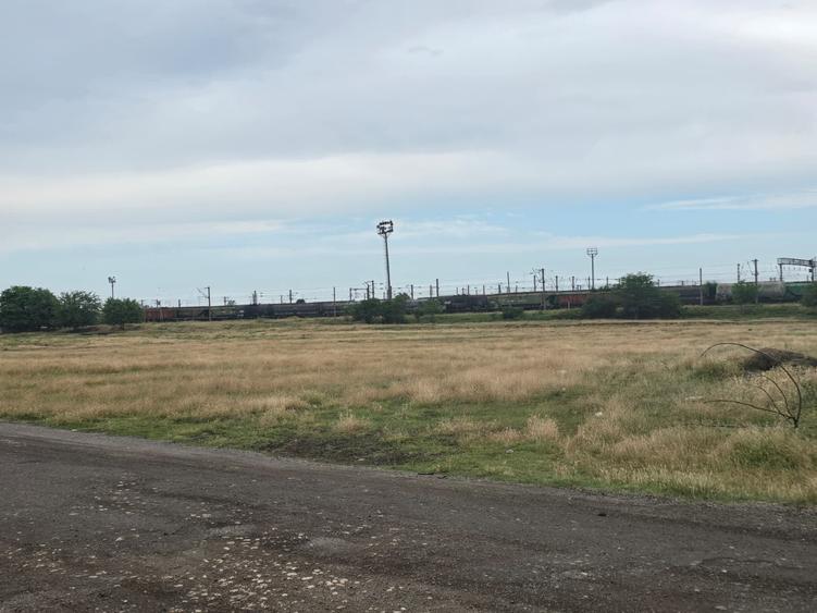 Teren Construcții intravilan de 4100 mp, în