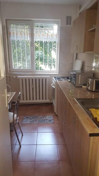 Apartament cu 3 camere semidecomandat în Chibrit