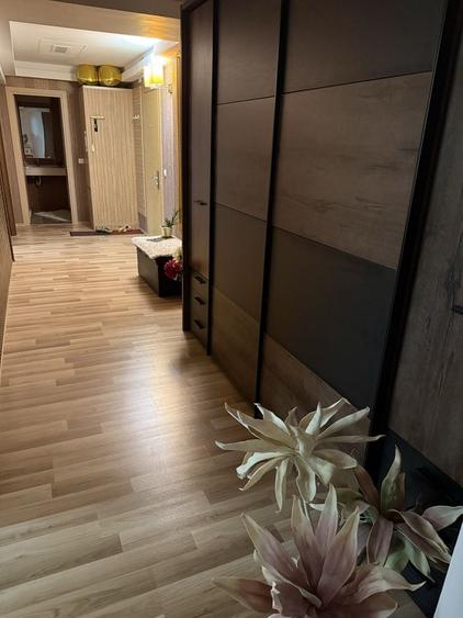Apartament cu 3 camere decomandat în Vitan