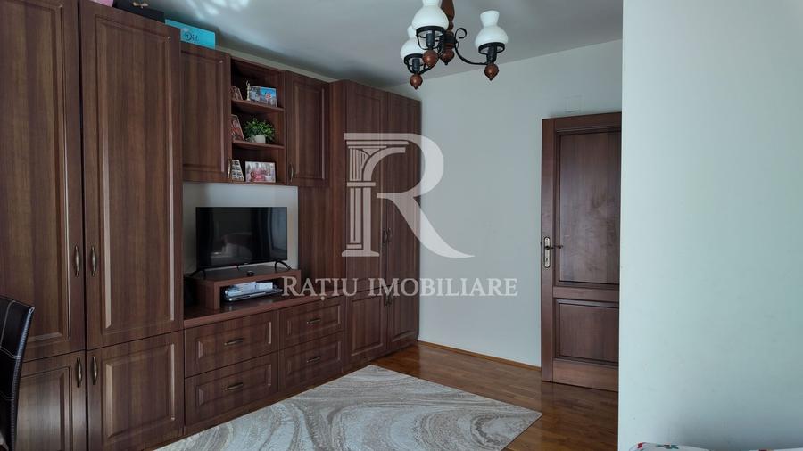 Casă individuală cu 4 camere cu Canalizare în Sântandrei