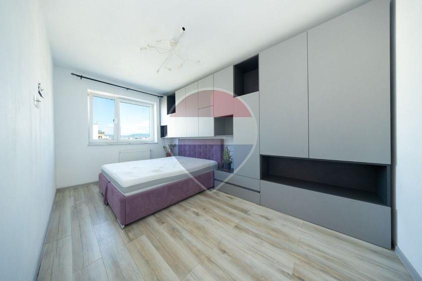 Apartament cu 2 camere decomandat, mobilat în Tractorul