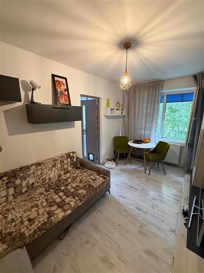 Apartament cu 2 camere semidecomandat în Tătărași