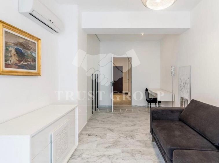 Apartament cu 3 camere semidecomandat, mobilat în Șoseaua Nordului