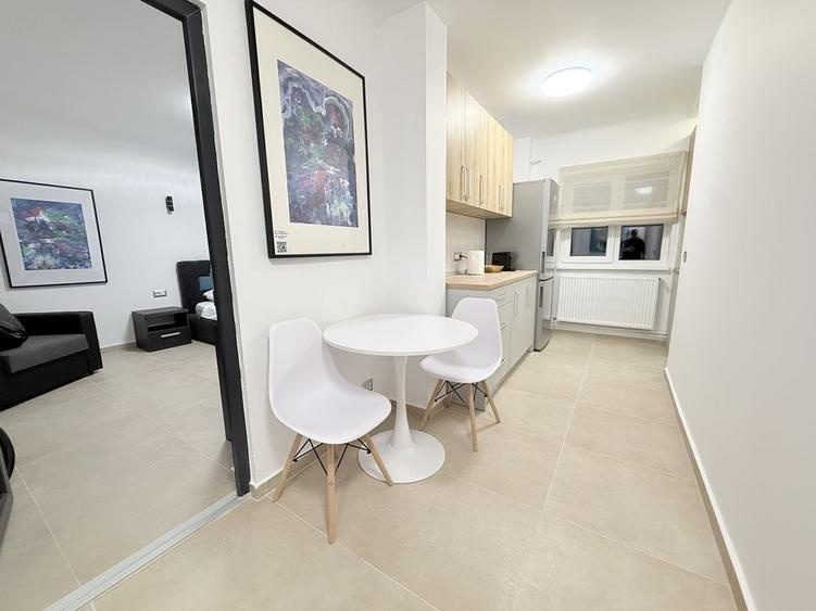 Apartament cu 2 camere decomandat în Rovine