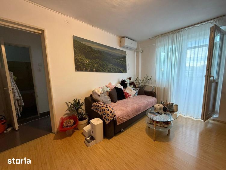 Apartament cu 3 camere semidecomandat, mobilat în Pantelimon