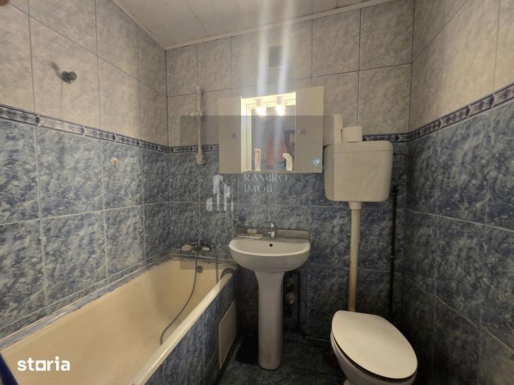 Apartament cu 3 camere decomandat în Rahova