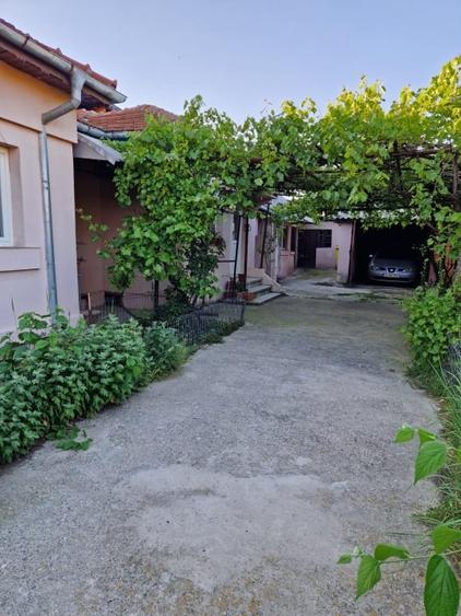 Casă individuală cu 3 camere cu Canalizare în Lunca