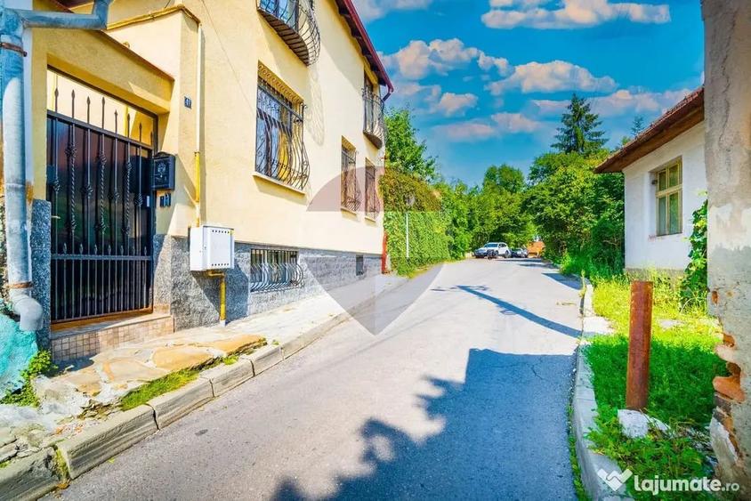 Casă cu 8 camere cu Teren 164 Mp în Brașovul Vechi