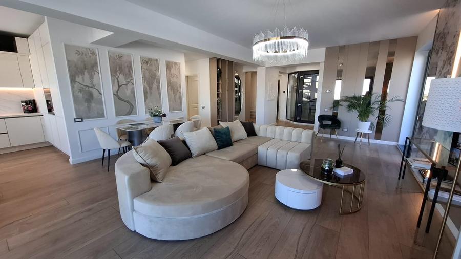 Penthouse cu 4 camere în Pipera