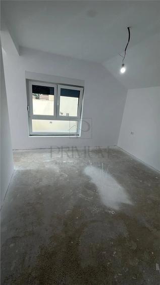 Duplex, finisaje premium - separat prin casa scarii - 11