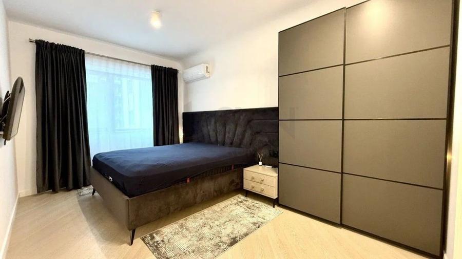 Apartament cu 3 camere semidecomandat, mobilat în Pipera