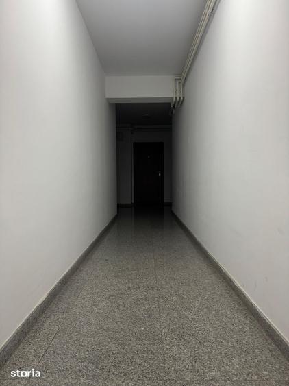 Apartament cu 3 camere semidecomandat în Sisești