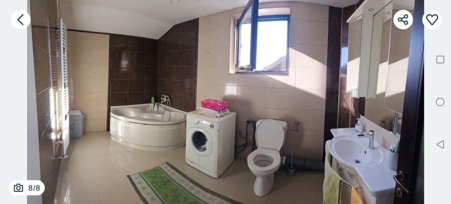 Casă cu 4 camere în Cătălina