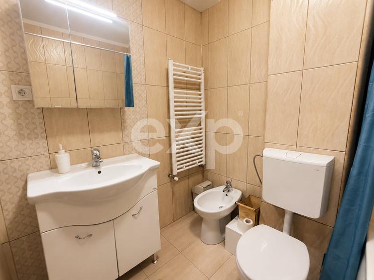 Apartament cu 3 camere decomandat, mobilat în Bună Ziua