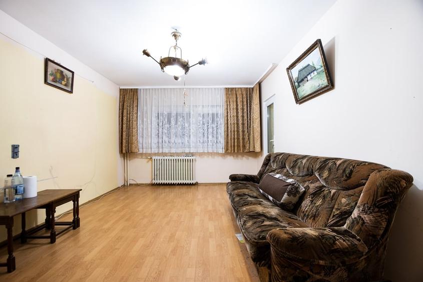 Apartament cu 2 camere decomandat în Baba Novac