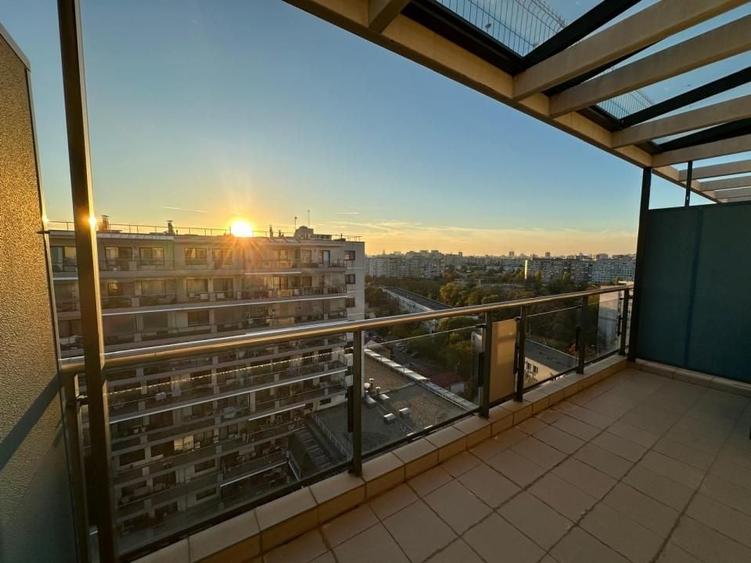 Apartament cu 3 camere semidecomandat, mobilat în Dristor