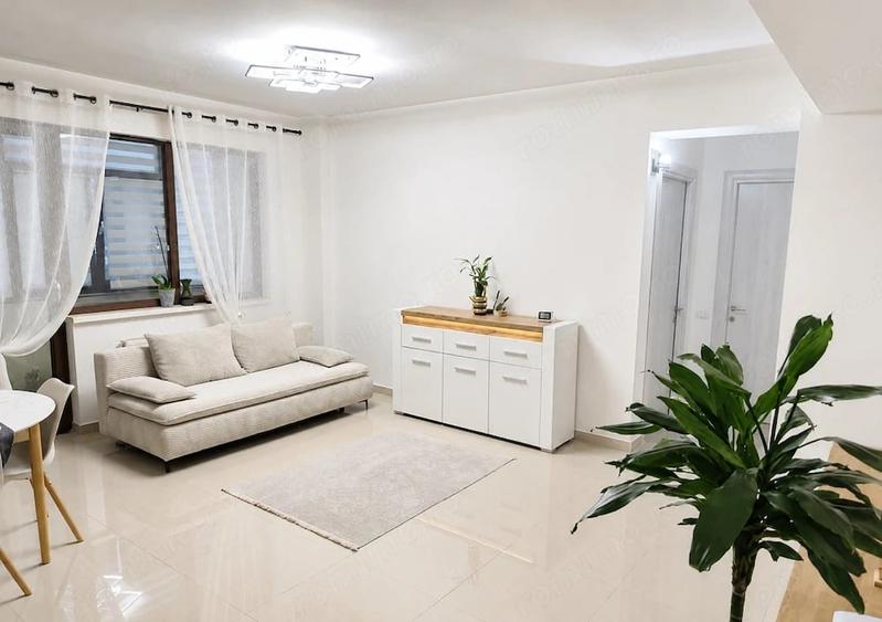 Apartament cu 3 camere semidecomandat în Găvana