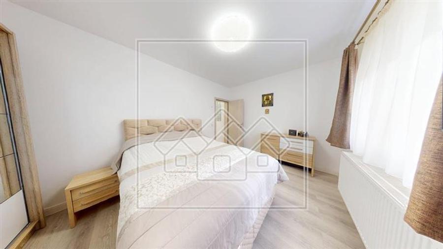 Apartament cu 3 camere decomandat în Piața Cluj