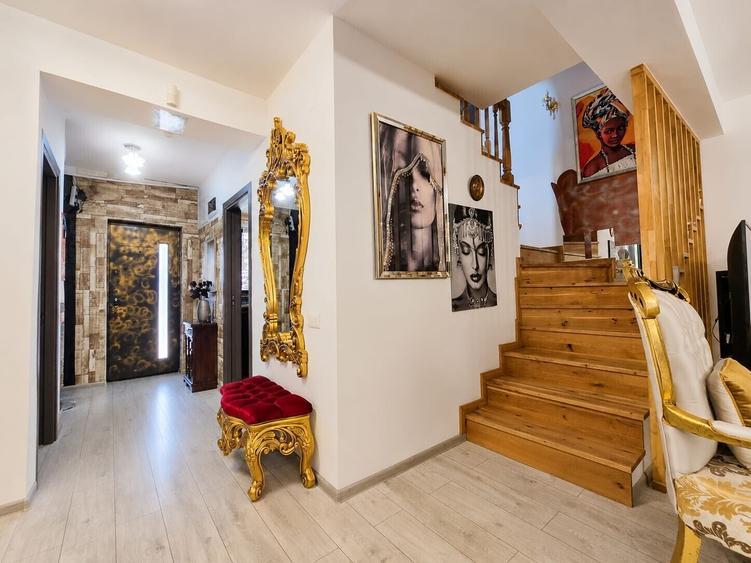 Duplex cu 5 camere cu Canalizare în Tunari
