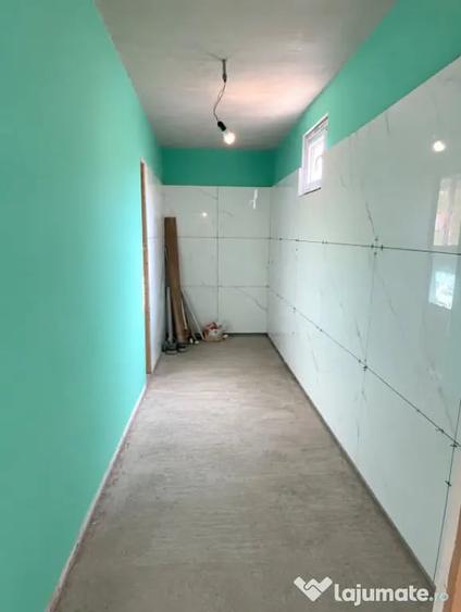 Casă cu 3 camere cu Teren 1500 Mp în Central