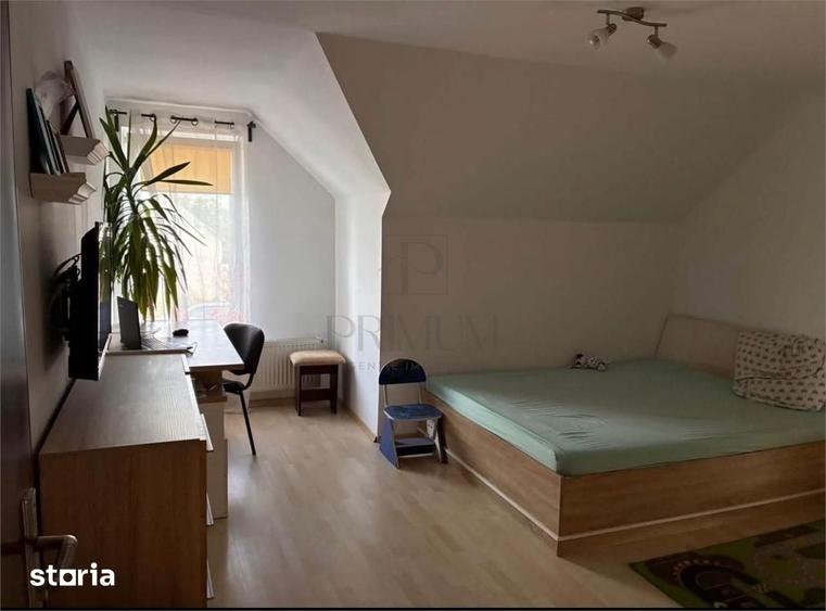Casă cu 5 camere cu Teren 540 Mp în Sânmihaiu Român