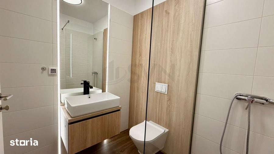 Casă cu 5 camere cu Teren 150 Mp în Central