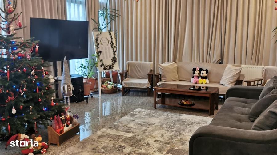 Casă cu Teren 2150 Mp în Central