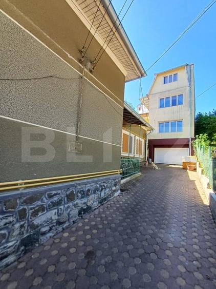 Casă individuală cu 7 camere cu Canalizare în Nord-Vest
