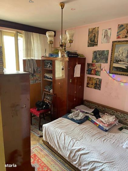 Apartament cu 4 camere decomandat în Central