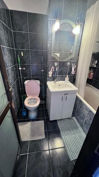 Apartament cu 3 camere decomandat în Aluniș