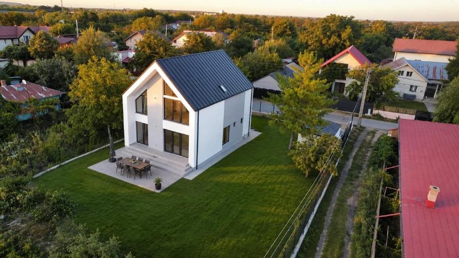 Casă individuală cu 5 camere cu Garaj în Crevedia