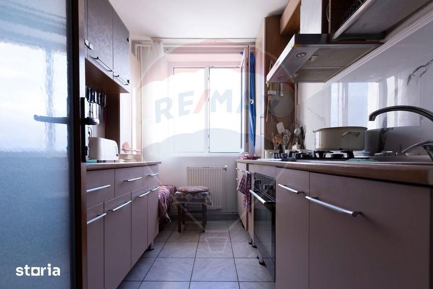 Apartament cu 3 camere decomandat în Mioriței