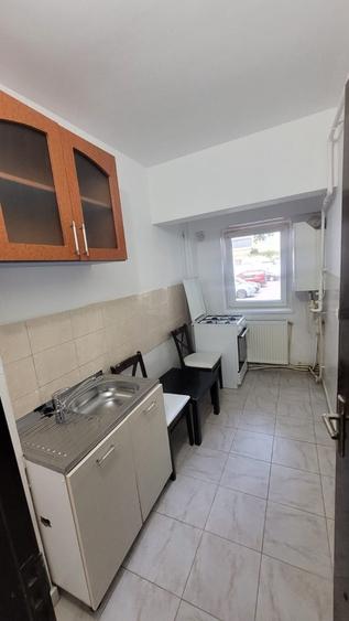 Garsonieră decomandată în Central