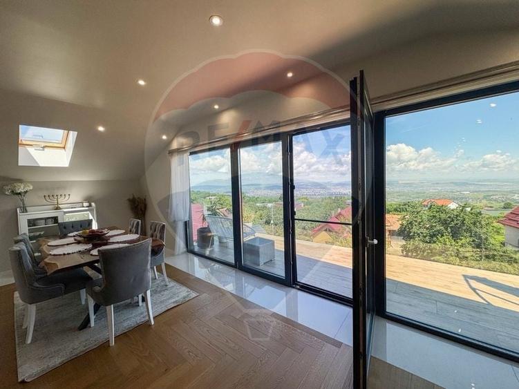 Casă individuală cu 5 camere cu Teren 1002 Mp în Feleacu