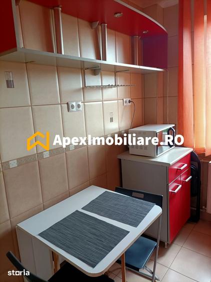 Apartament cu 2 camere decomandat în P-ța Unirii