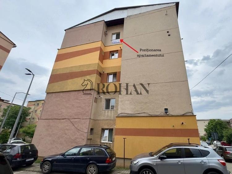 Apartament cu 3 camere decomandat în Cetate