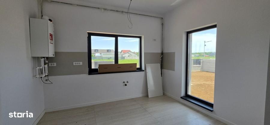 Casă cu 4 camere în Clinceni