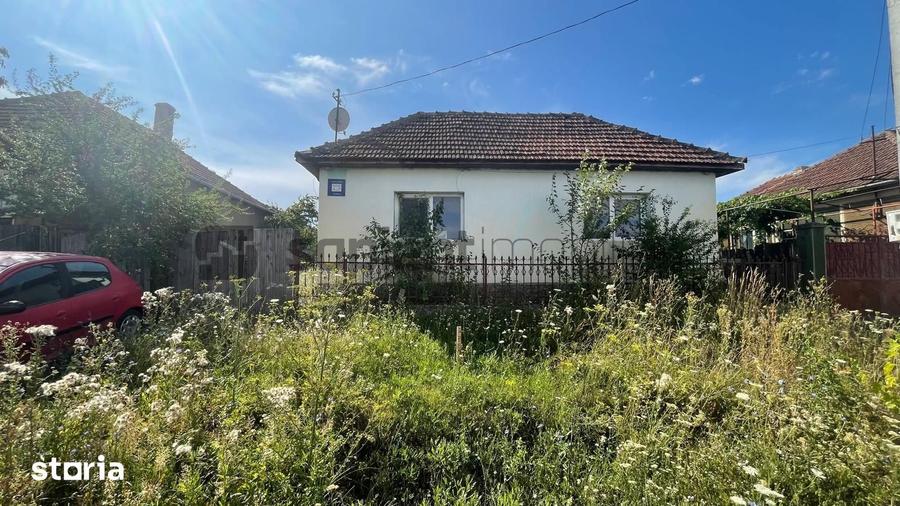 Casă cu 2 camere cu Teren 2058 Mp în Sântandrei