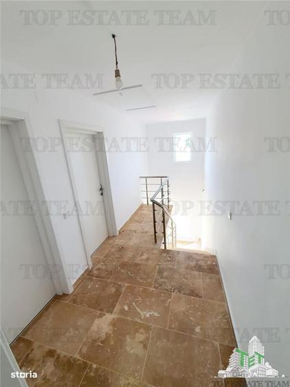 Casă cu 3 camere în Noapteș