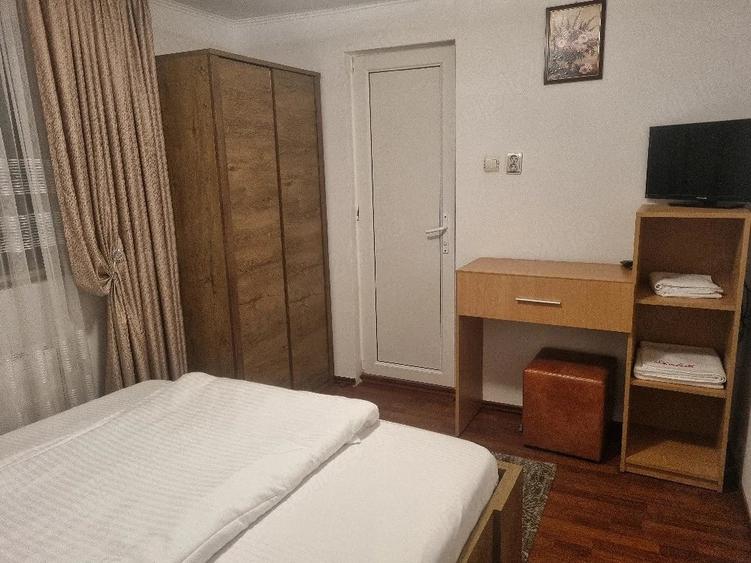 Casă cu 15 camere cu Teren 105 Mp în Central