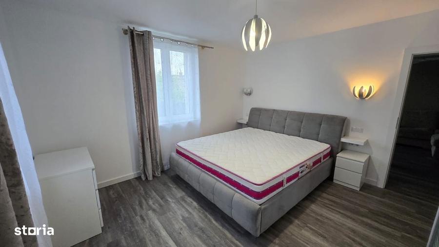 Casă cu 4 camere în Dâmbul Rotund