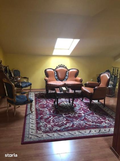 Casa spa?ioasa cu 8 camere, in apropiere de facilita?i - 2