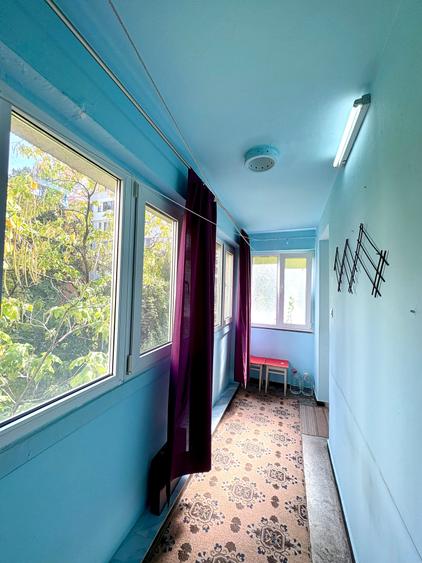 Apartament cu 3 camere semidecomandat în Titan