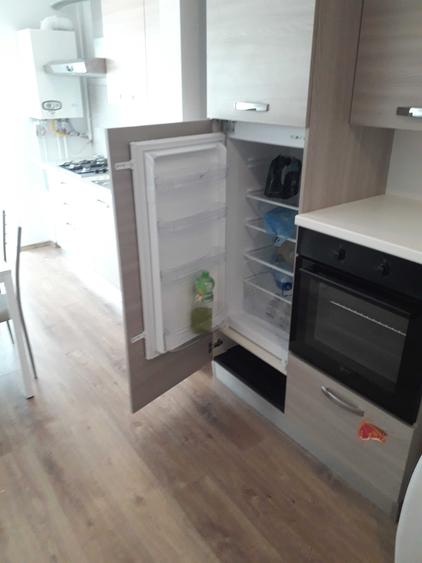 Garsonieră decomandată în Vest