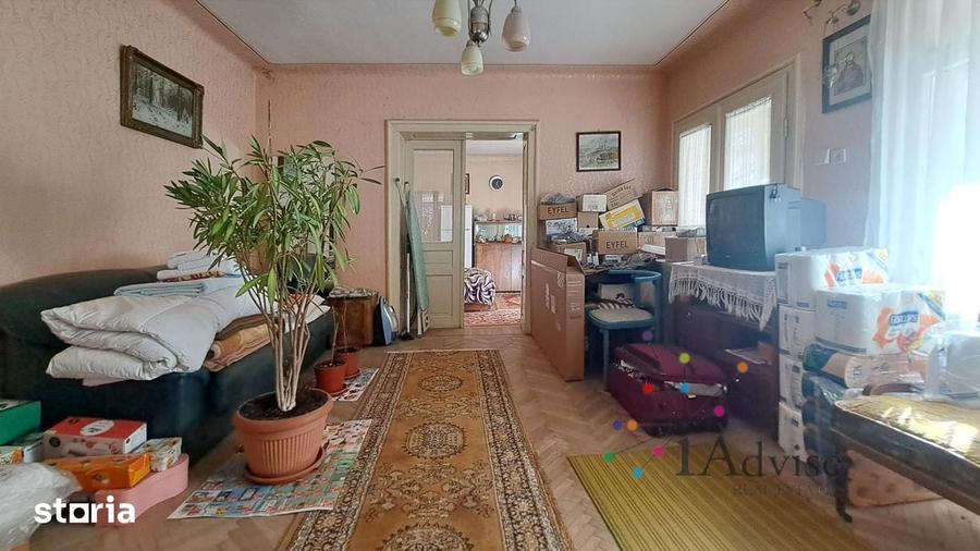 Casă cu 3 camere decomandat cu Teren 951 Mp în Schei