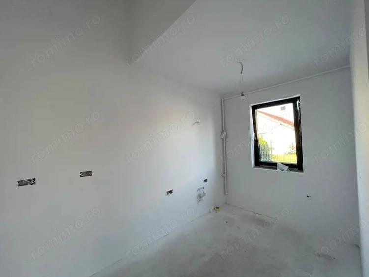 Casă cu 6 camere cu Teren 420 Mp în Ghiroda