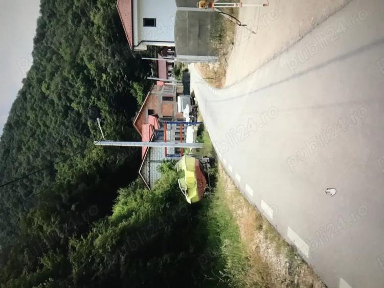 Teren de 3000 mp, în Dubova