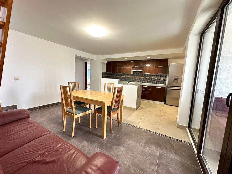 Apartament cu 3 camere decomandat în Bucium